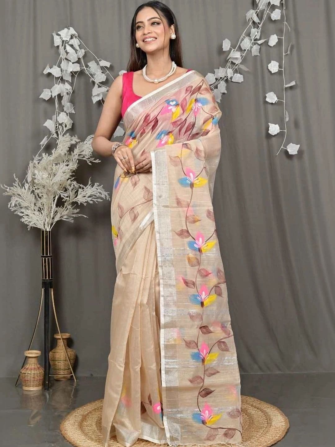RoyBoni Women Floral Pure Cotton Taant Saree thumbnail 2