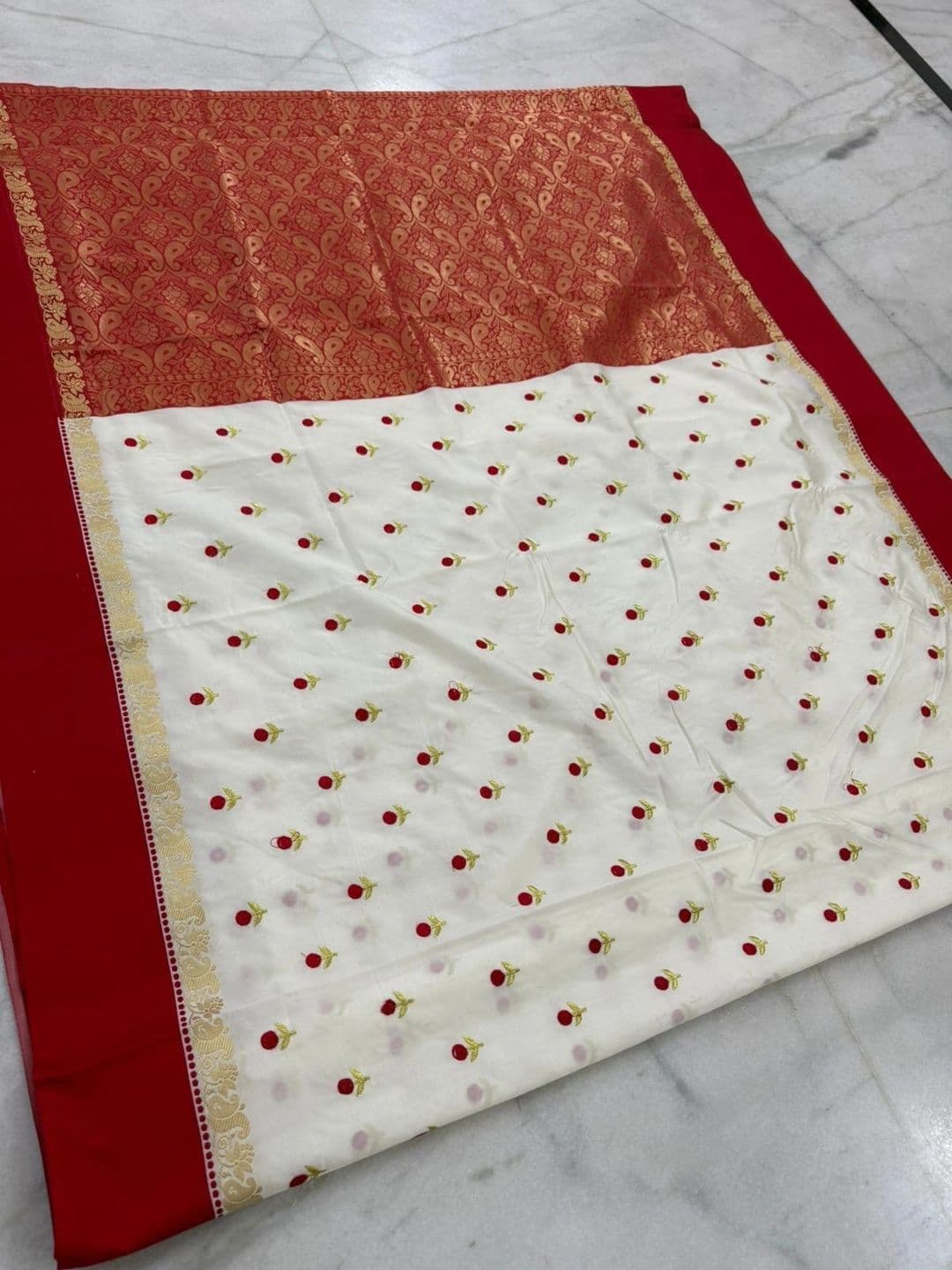 Silk Loomluxe Embroidered Art Silk Saree thumbnail 2