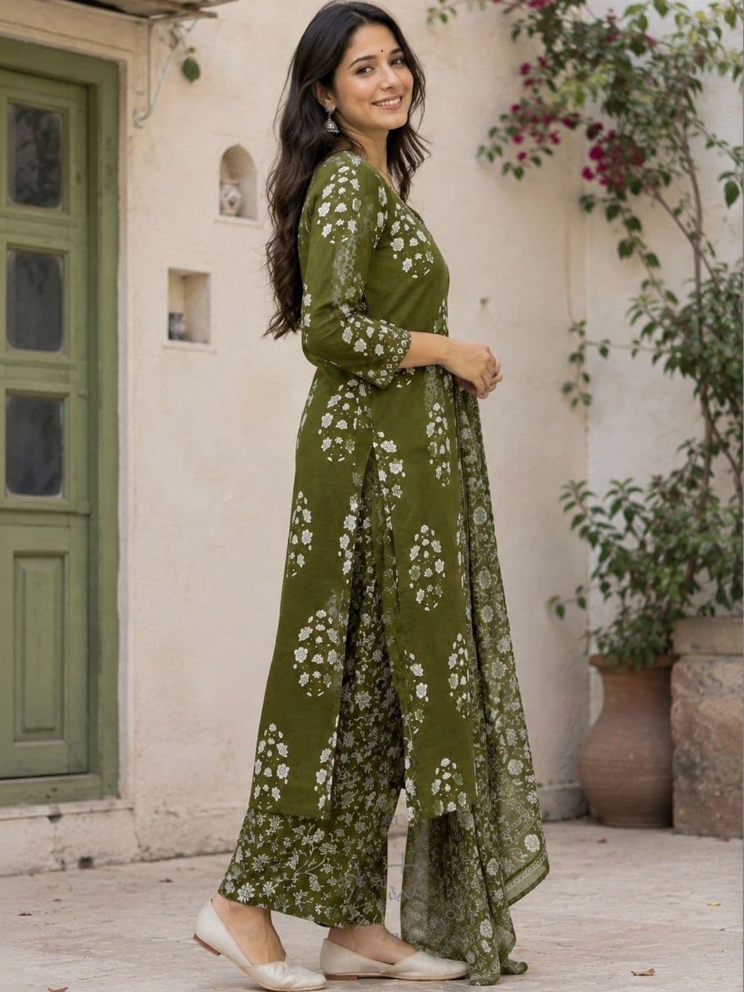 Tabeedah Women Floral Printed Regular Kurta with Palazzos & With Dupatta thumbnail 4