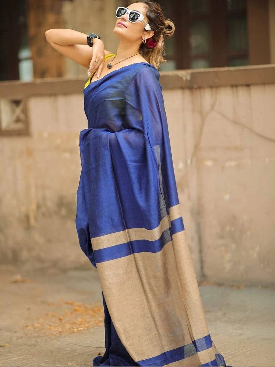 revika Striped Art Silk Designer Kanjeevaram Saree thumbnail 2