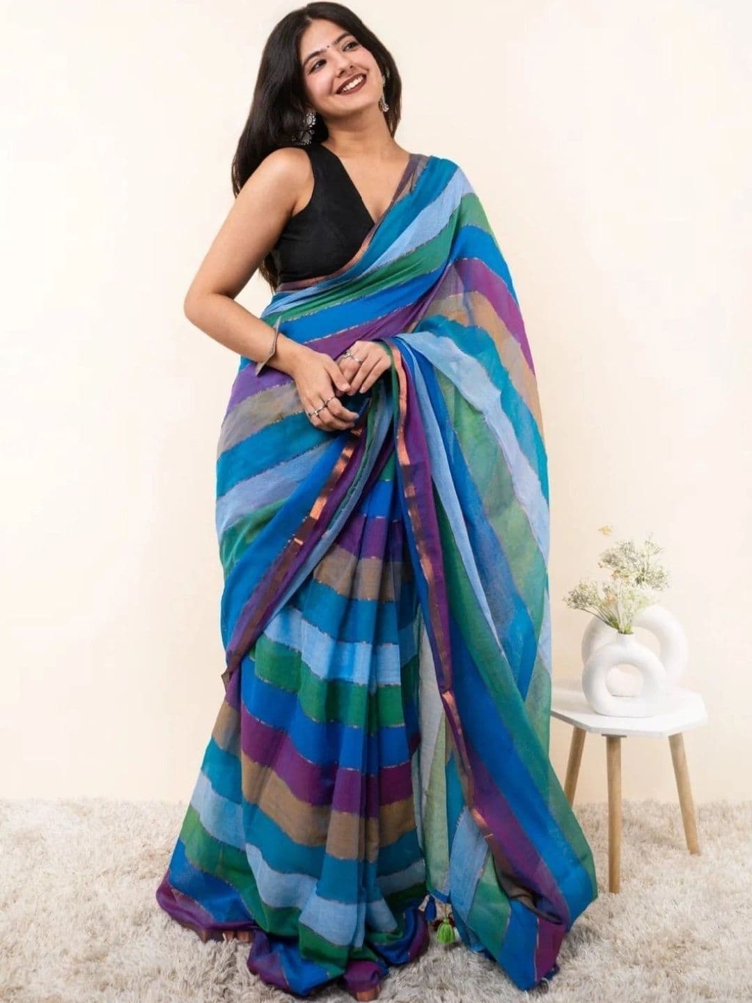 MRSWEARS Striped Saree thumbnail 4