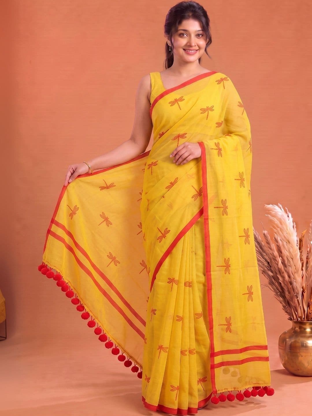 Aparna Ethnic Motifs Pure Cotton Saree thumbnail 3