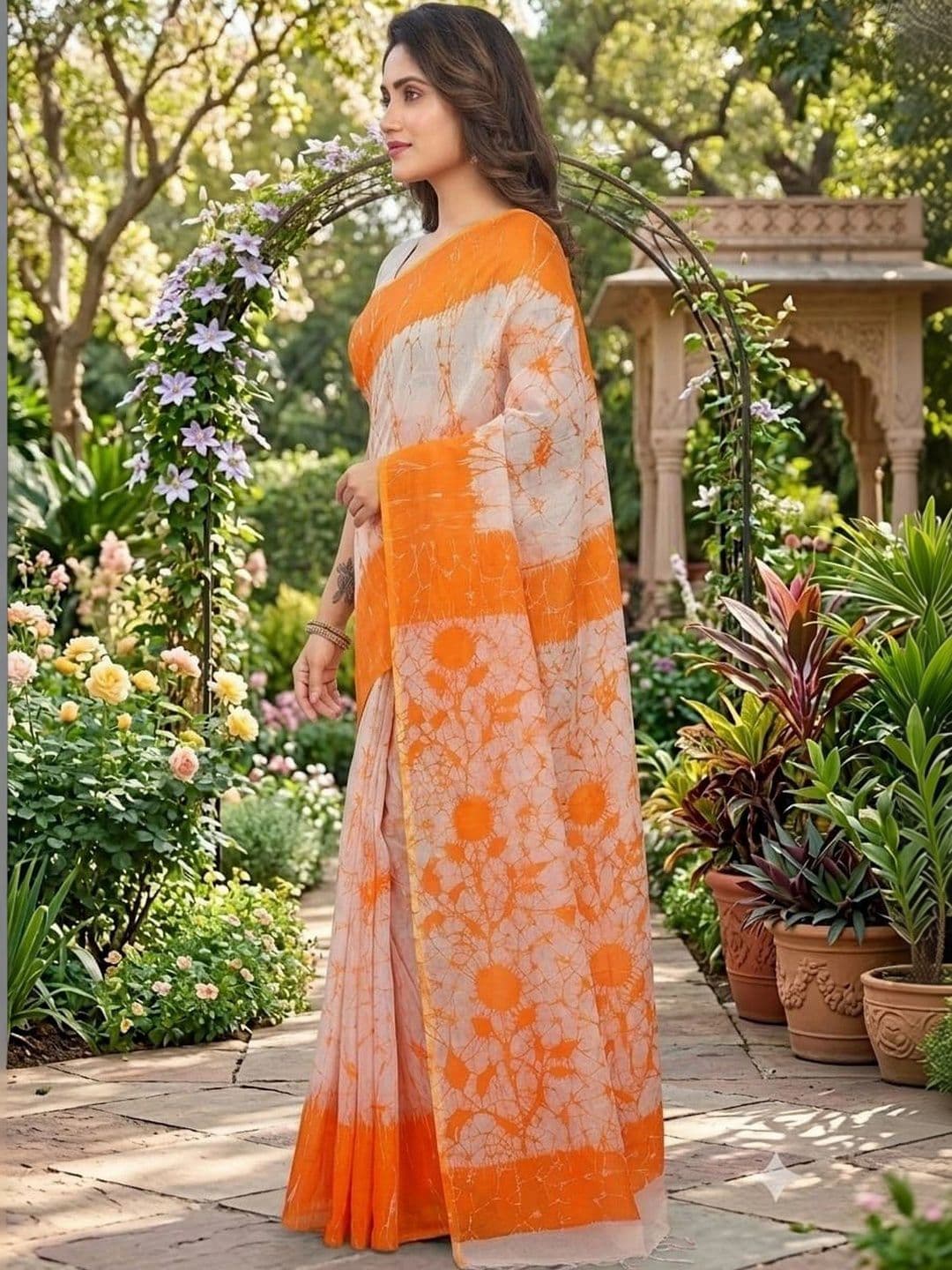 Crochetin Women Tie and Dye Handloom Saree thumbnail 2