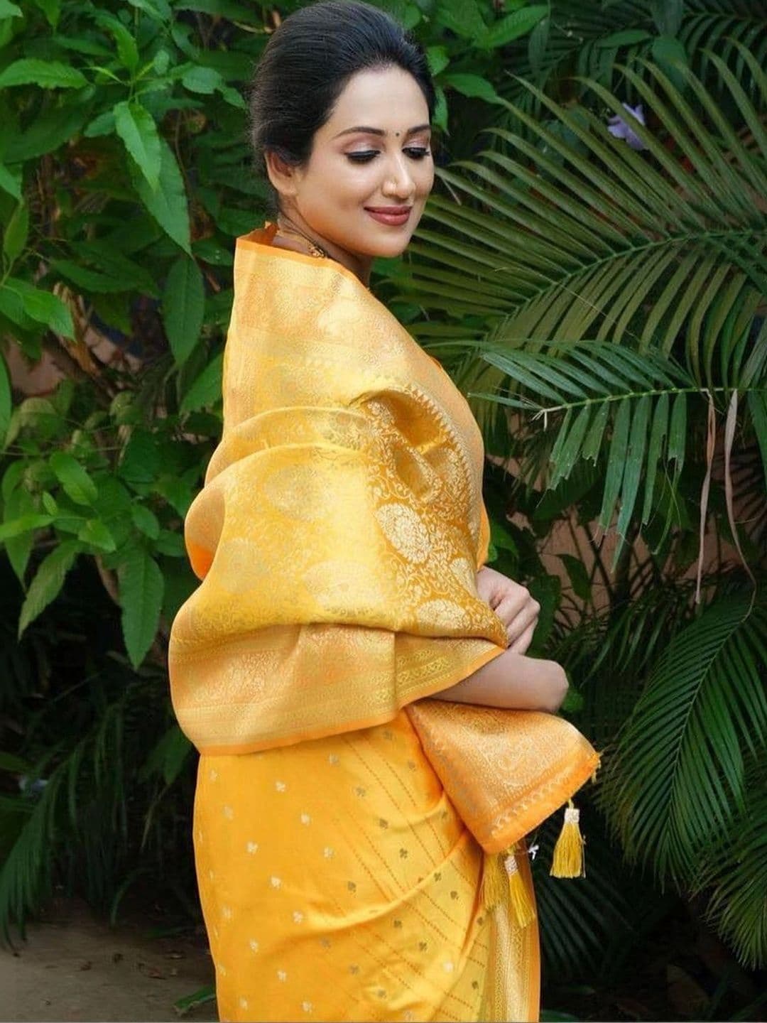 revika Woven Design Zari Art Silk Designer Kanjeevaram Saree thumbnail 7