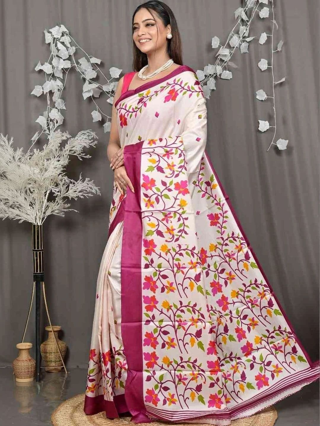 RoyBoni Floral Pure Cotton Taant Saree thumbnail 5