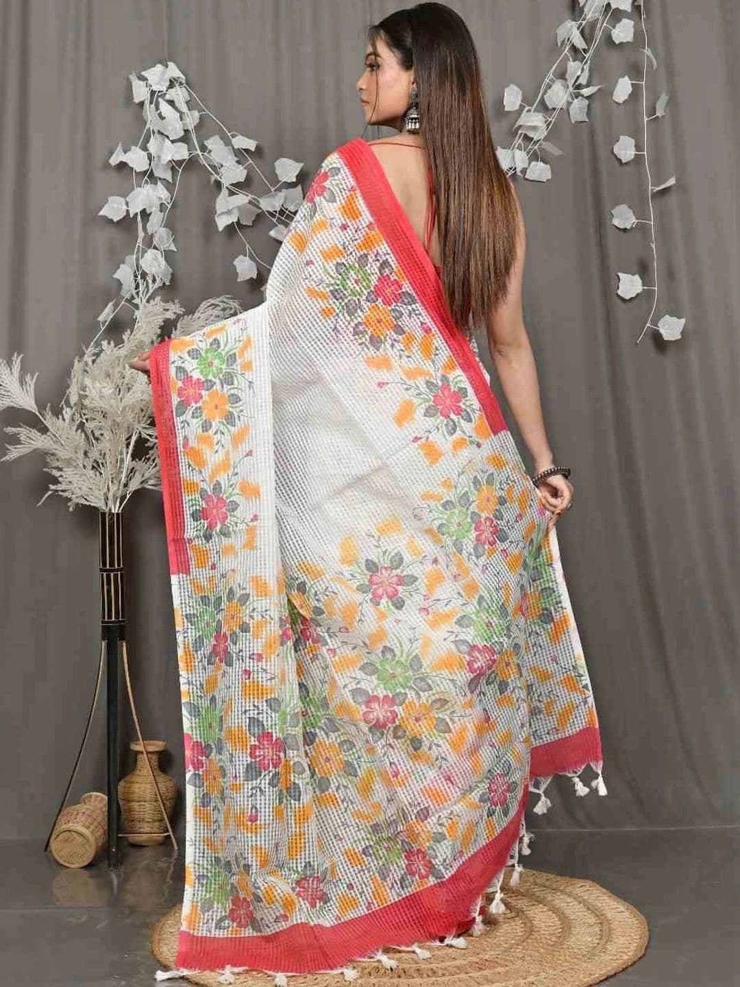 RoyBoni Floral Pure Cotton Taant Saree thumbnail 4