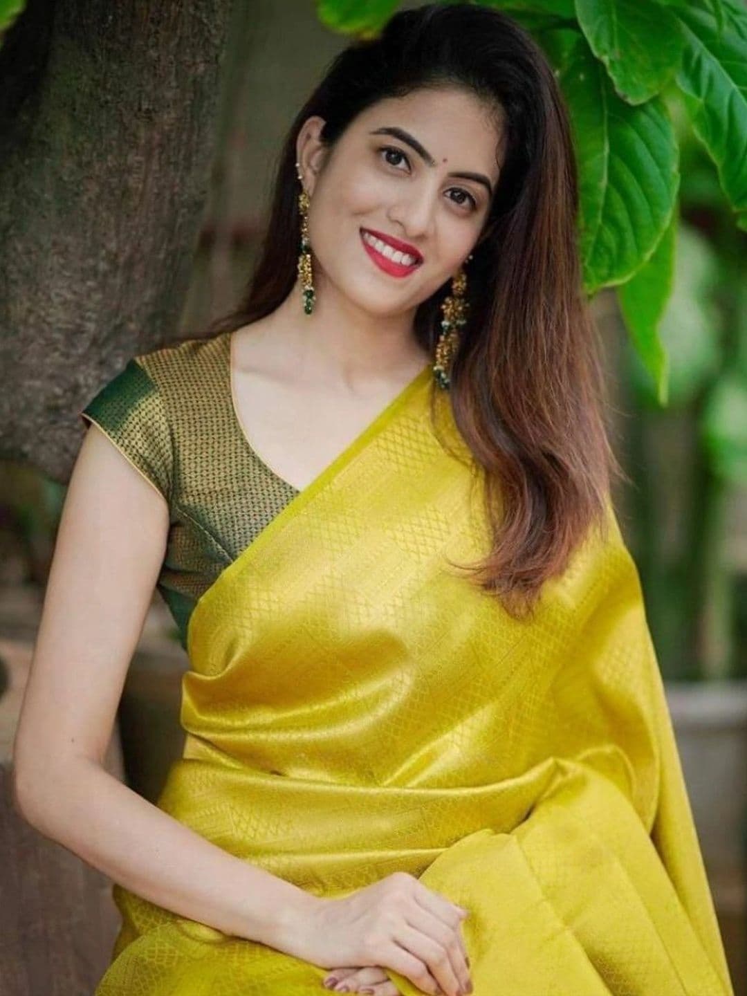 revika Woven Design Art Silk Designer Kanjeevaram Saree thumbnail 2