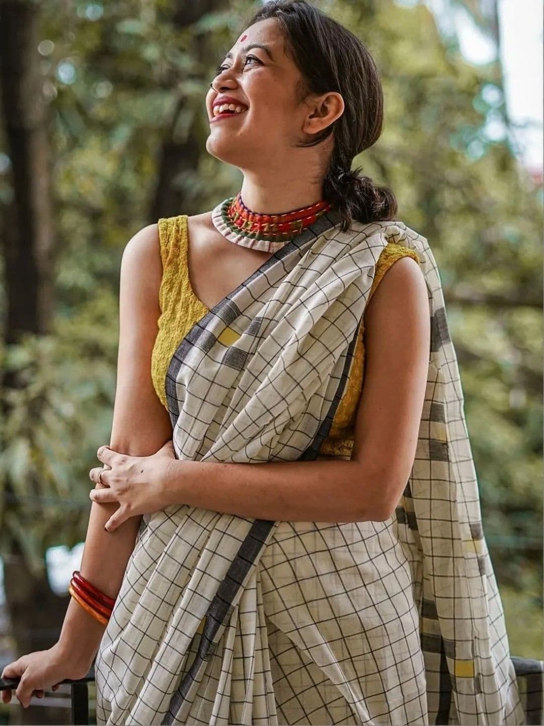 MISS WEARS Embellished Saree thumbnail 5