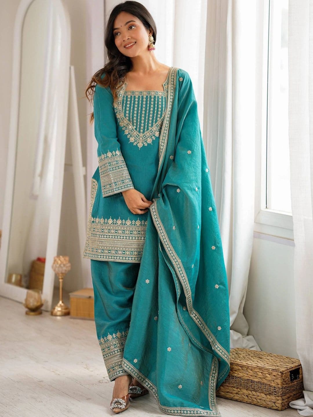 SAJAVAT ETHENIC WEAR Women Ethnic Motifs Embroidered Regular Thread Work Kurta with Patiala & With Dupatta thumbnail 4