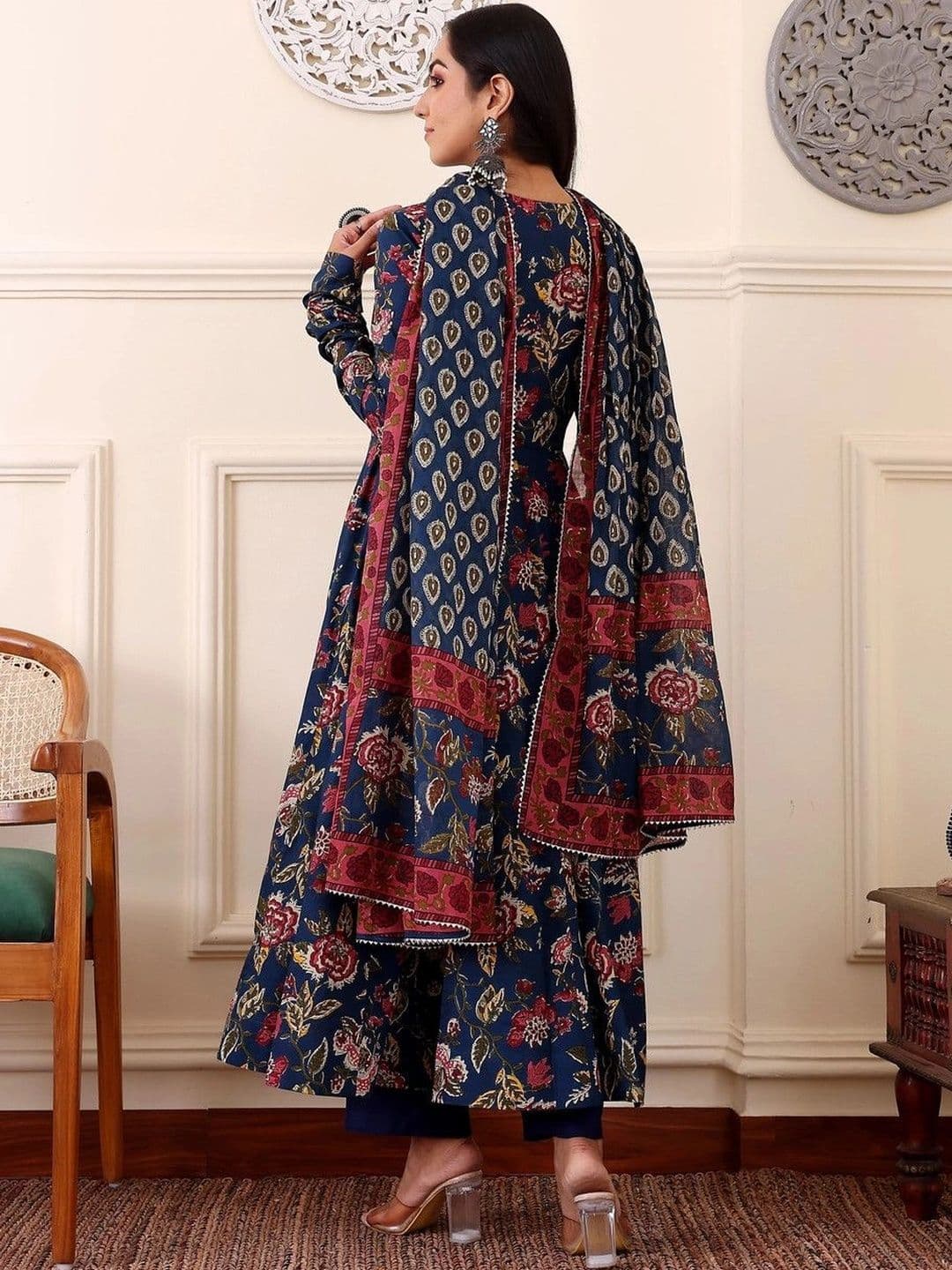 Mogra Designs Women Floral Printed Empire Kurta with Trousers & With Dupatta thumbnail 6