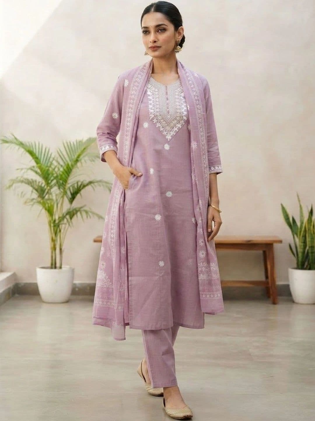 VASTRAHOUSE Women Ethnic Motifs Embroidered Regular Thread Work Chanderi Cotton Kurta with Trousers & With thumbnail 4