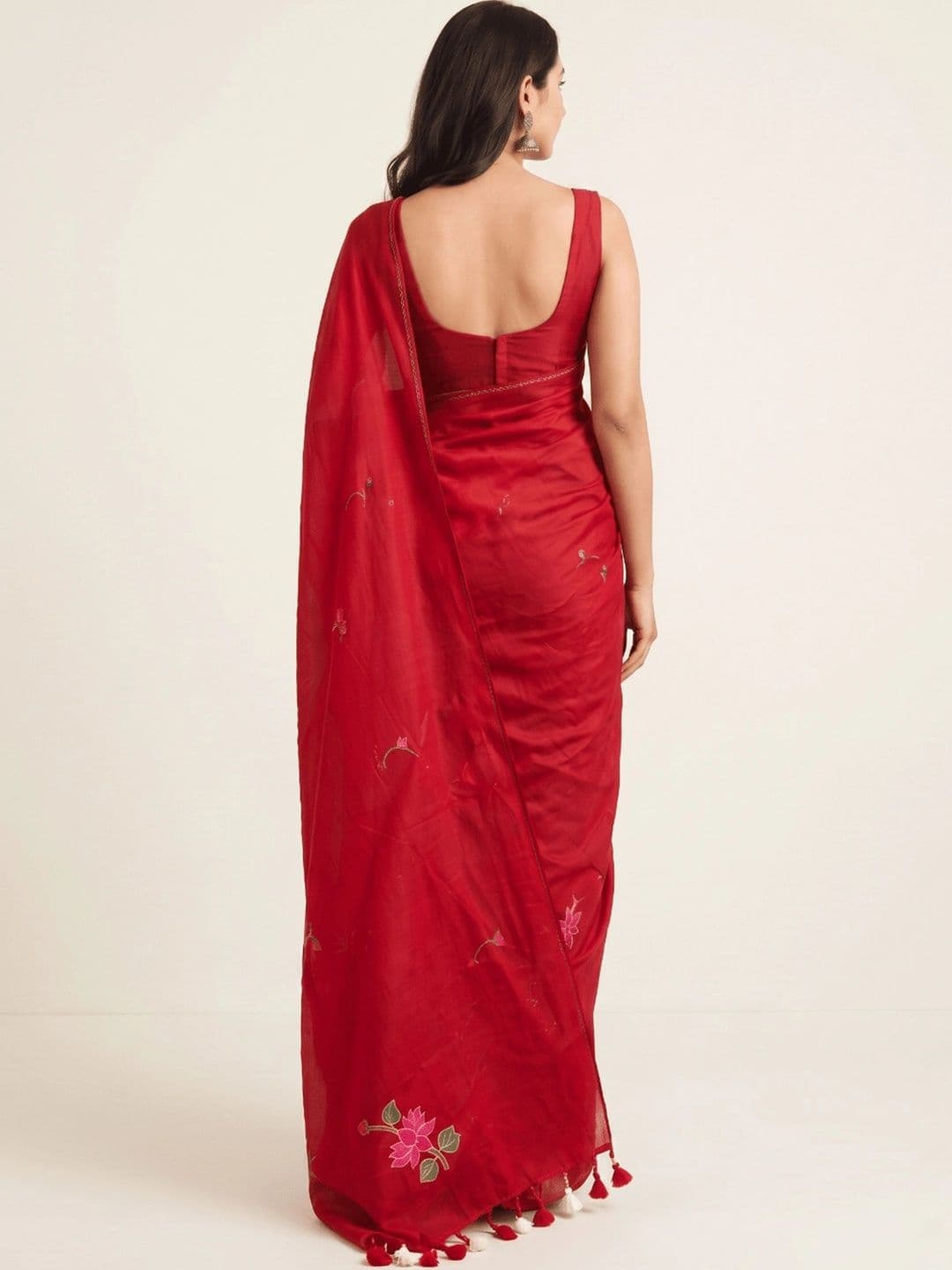 Aparna women Floral Embroidered Pure Cotton Saree thumbnail 5