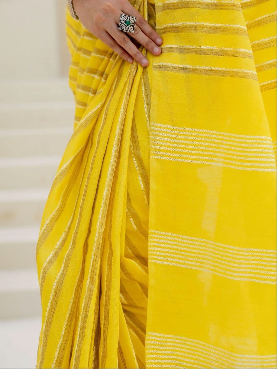 TASHAINA Women Striped Pure Cotton Handloom Kota Saree thumbnail 2