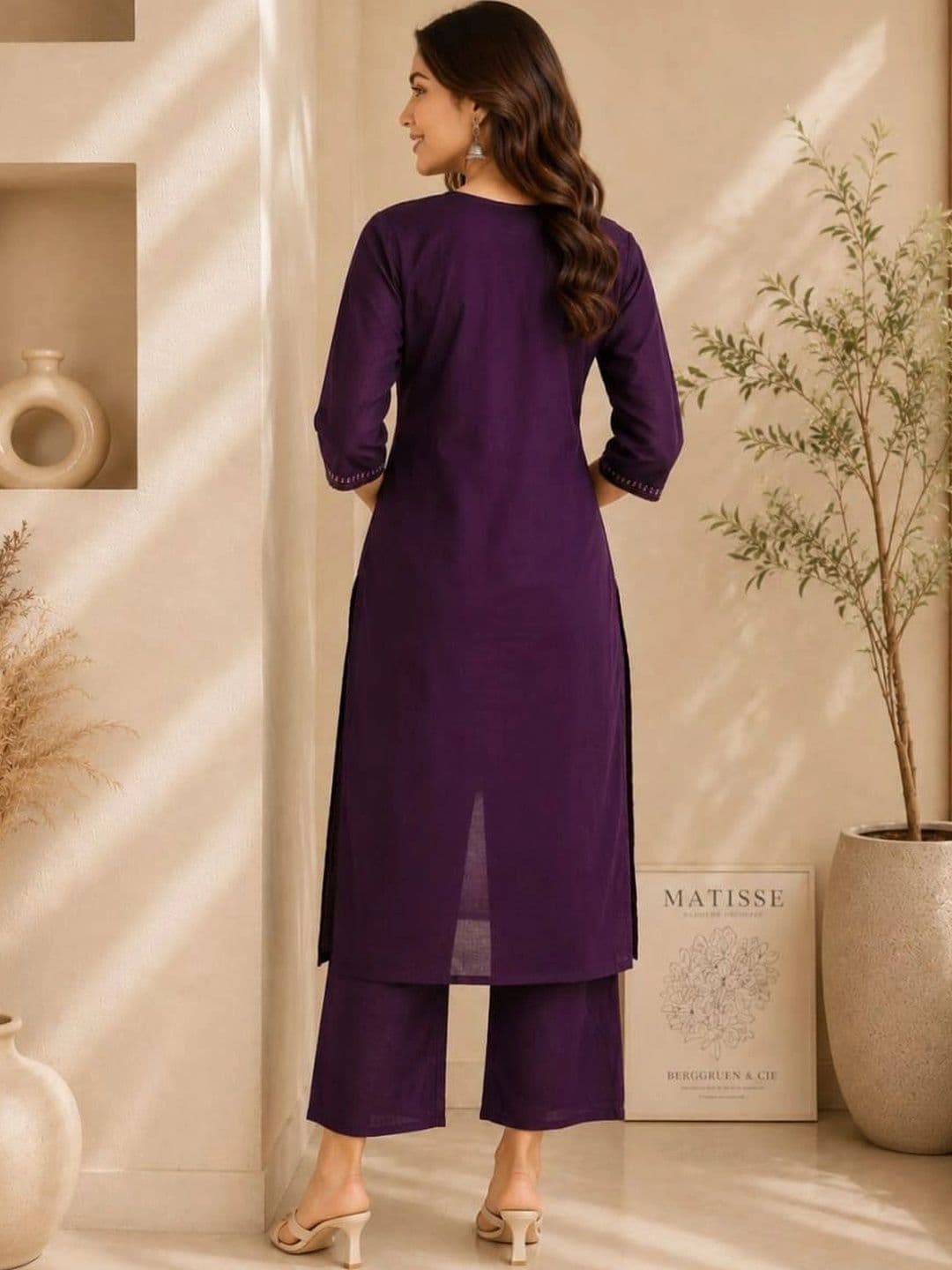 VASTRAHOUSE Women Ethnic Motifs Embroidered Regular Thread Work Kurta with Palazzos thumbnail 2