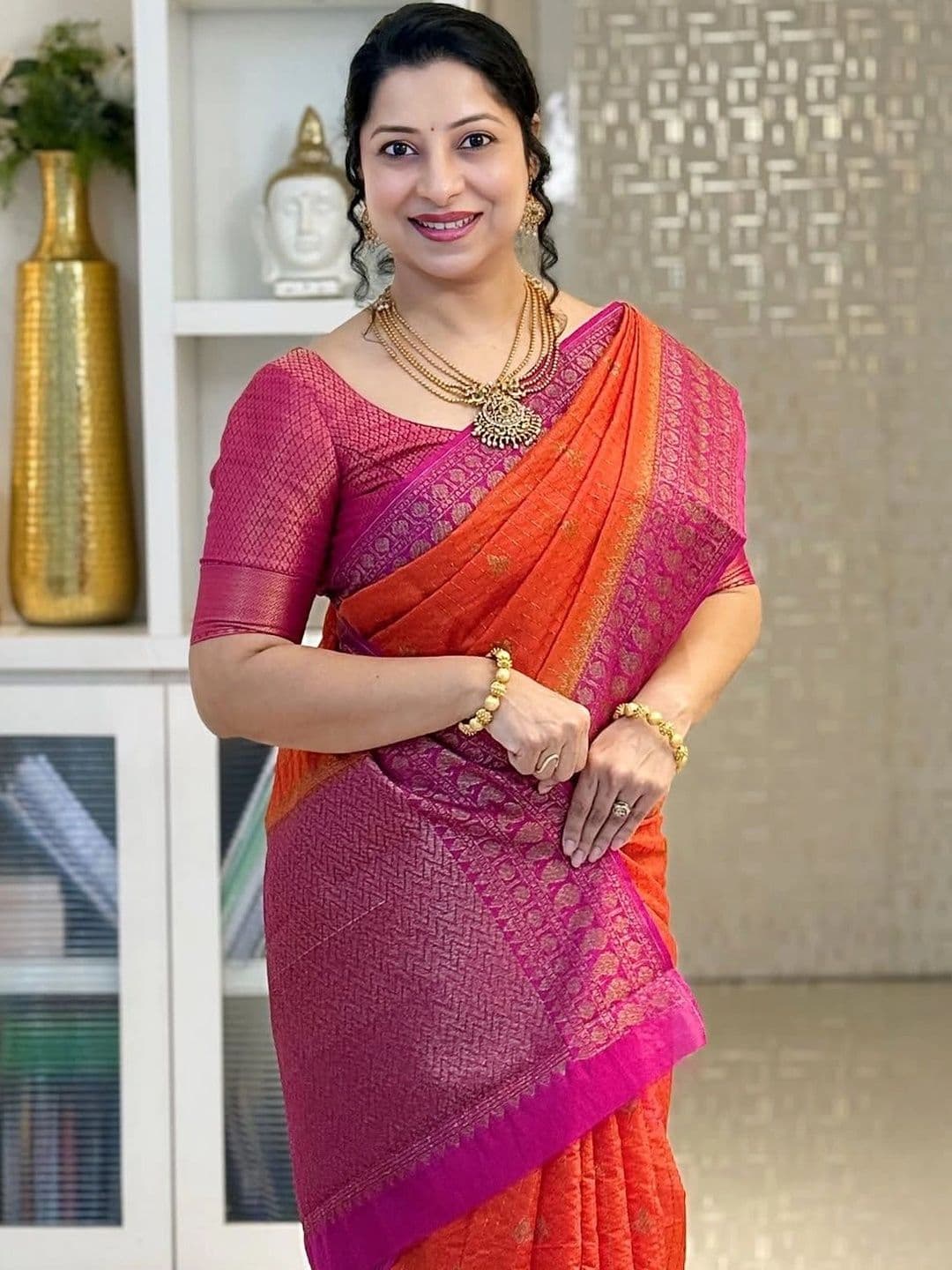 HERE&NOW Woven Design Zari Silk Blend Banarasi Saree thumbnail 3