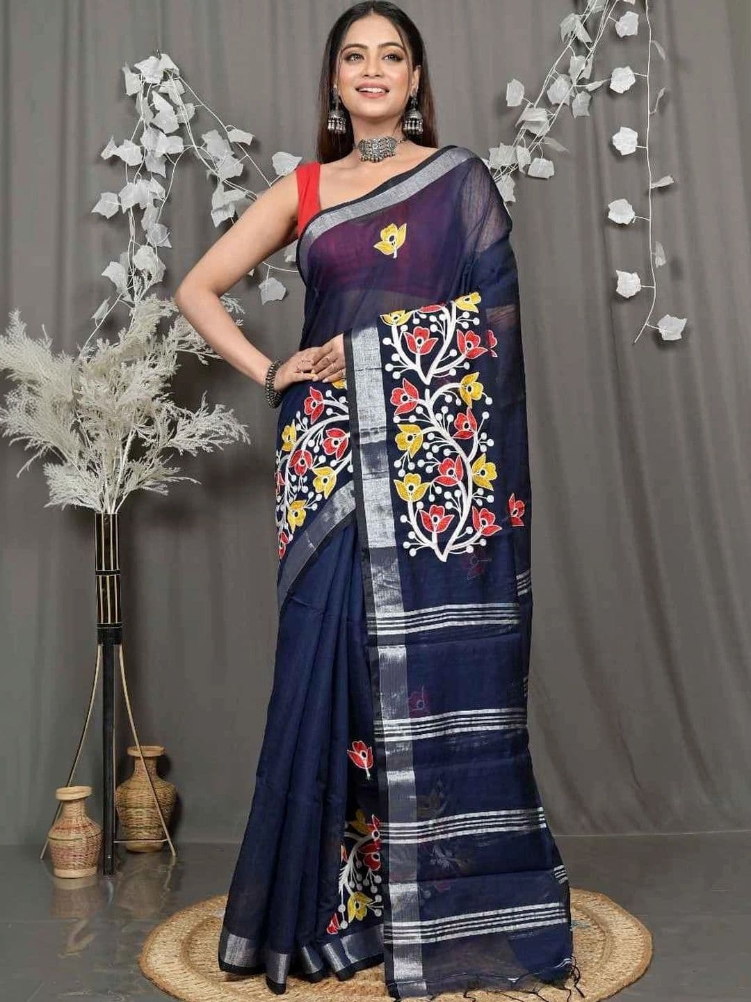 RoyBoni Women Floral Pure Cotton Taant Saree - view 1