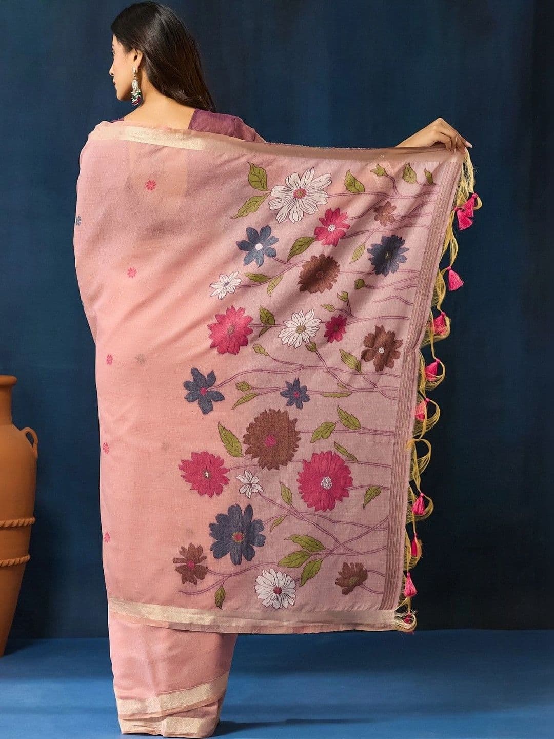 kasee Floral Silk Blend Designer Saree thumbnail 3