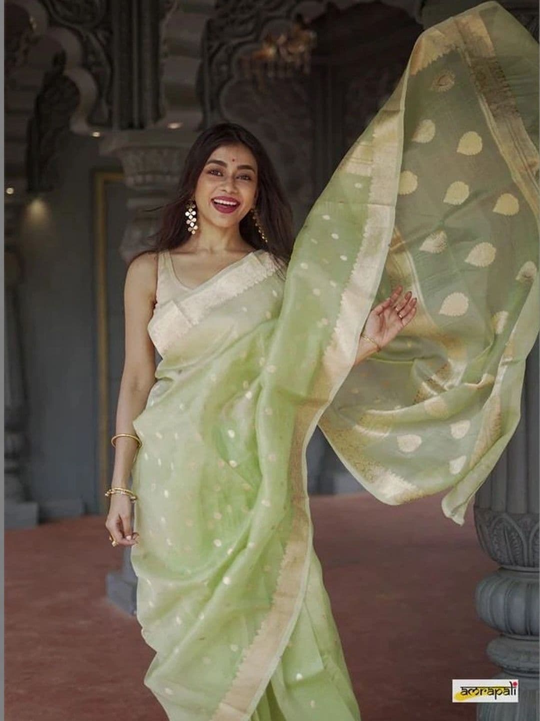 Mitera Woven Design Zari Banarasi Saree thumbnail 2