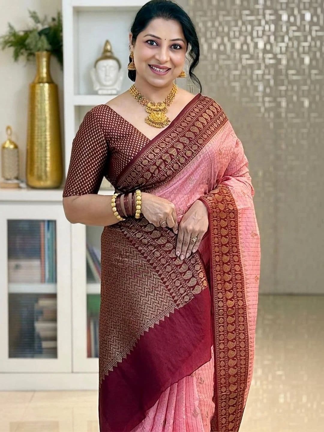 HERE&NOW Zari Silk Blend Banarasi Saree thumbnail 3