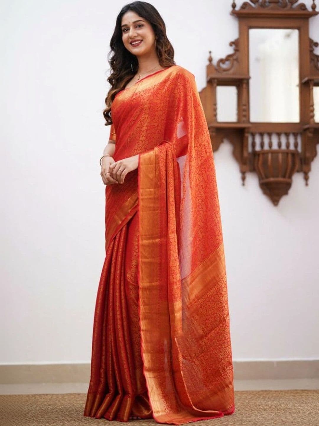 HERE&NOW Women Woven Design Zari Silk Blend Banarasi Saree thumbnail 4