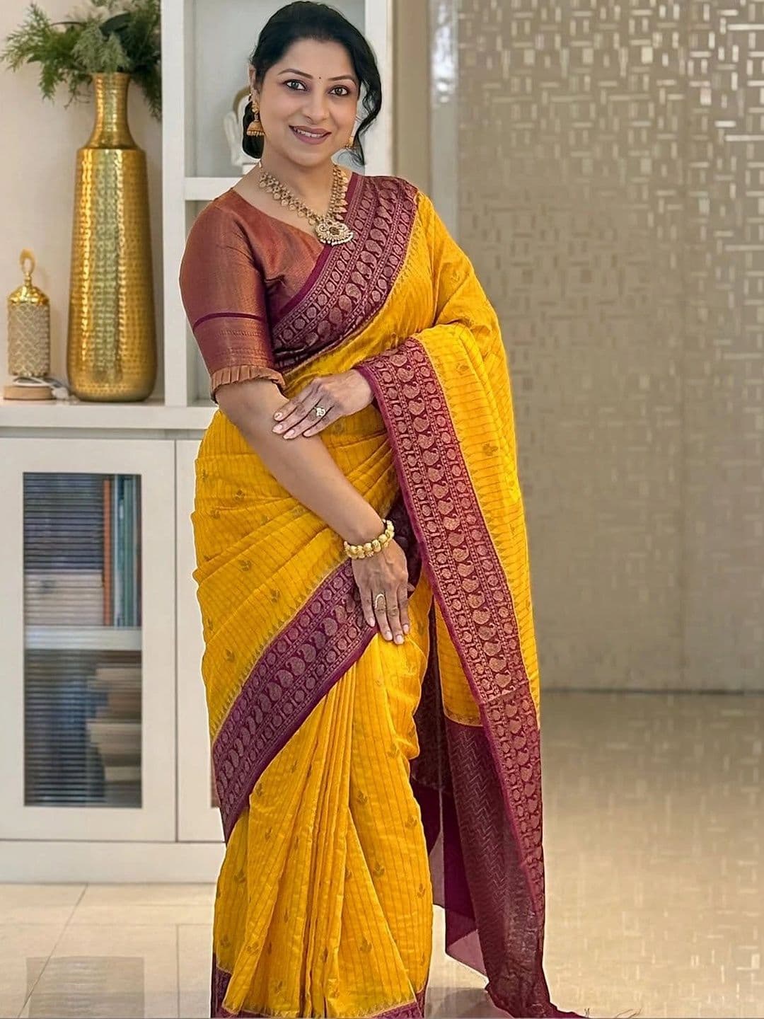 HERE&NOW Woven Design Zari Silk Blend Banarasi Saree - view 1