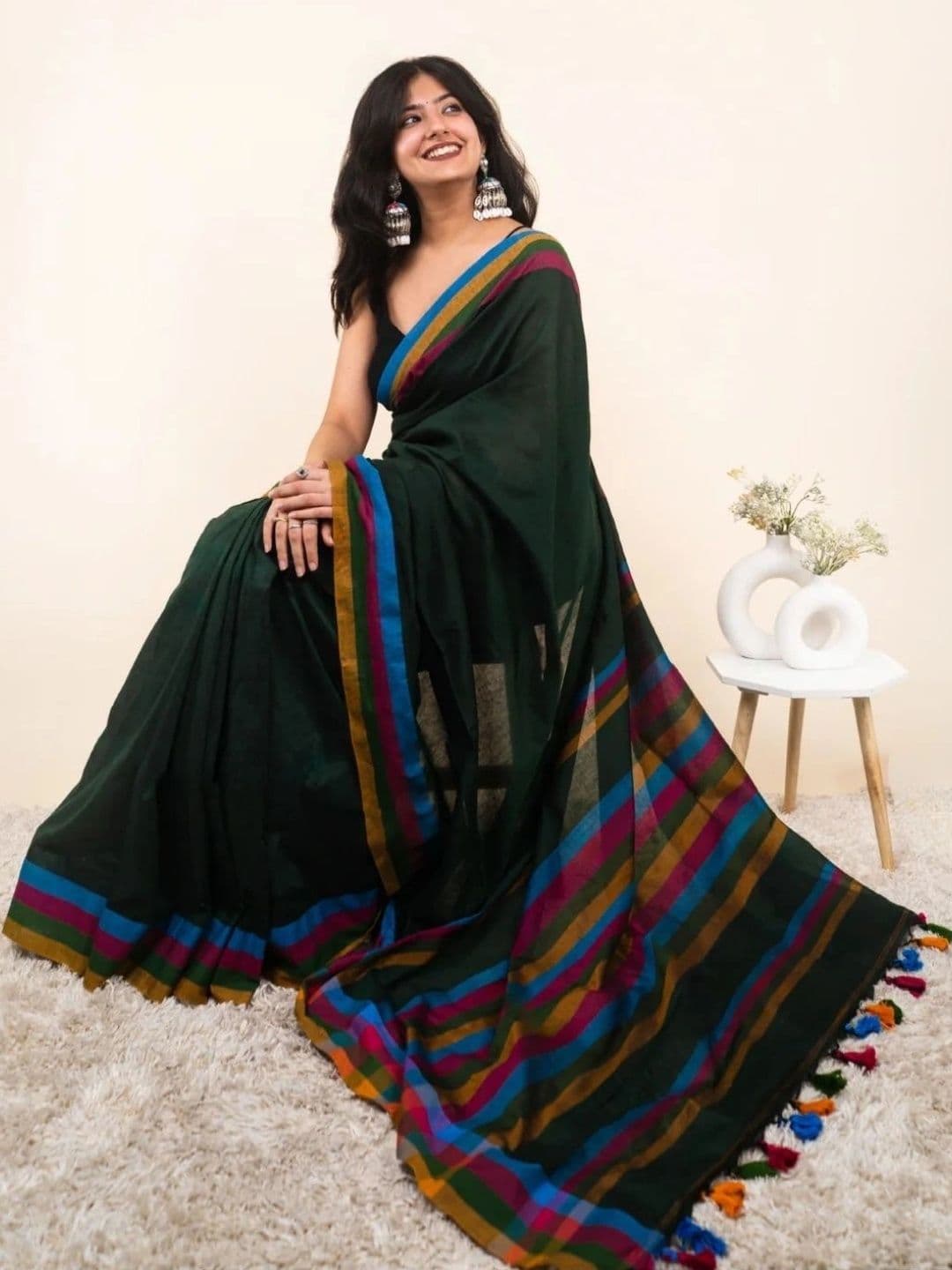 MISS WEARS Striped Saree thumbnail 5