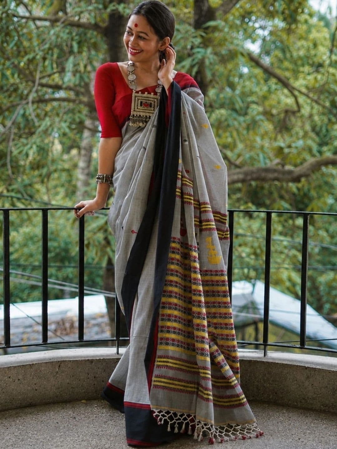 MRSWEARS Woven Design Saree - view 1