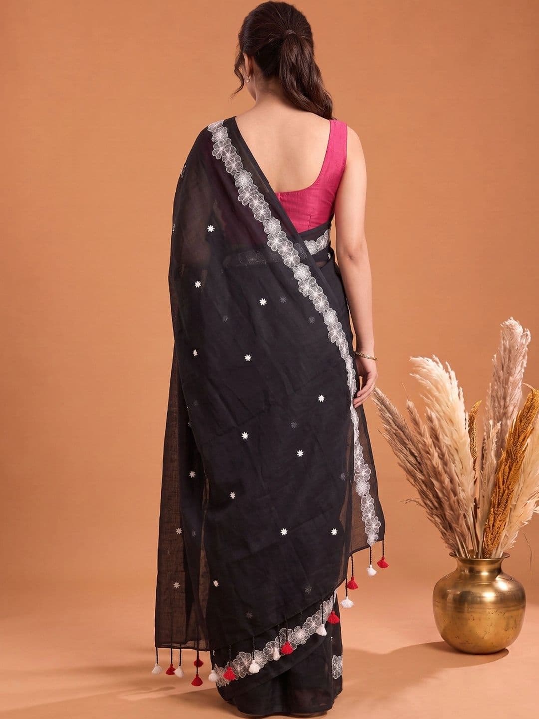 Aparna Floral Embroidered Pure Cotton Saree thumbnail 2