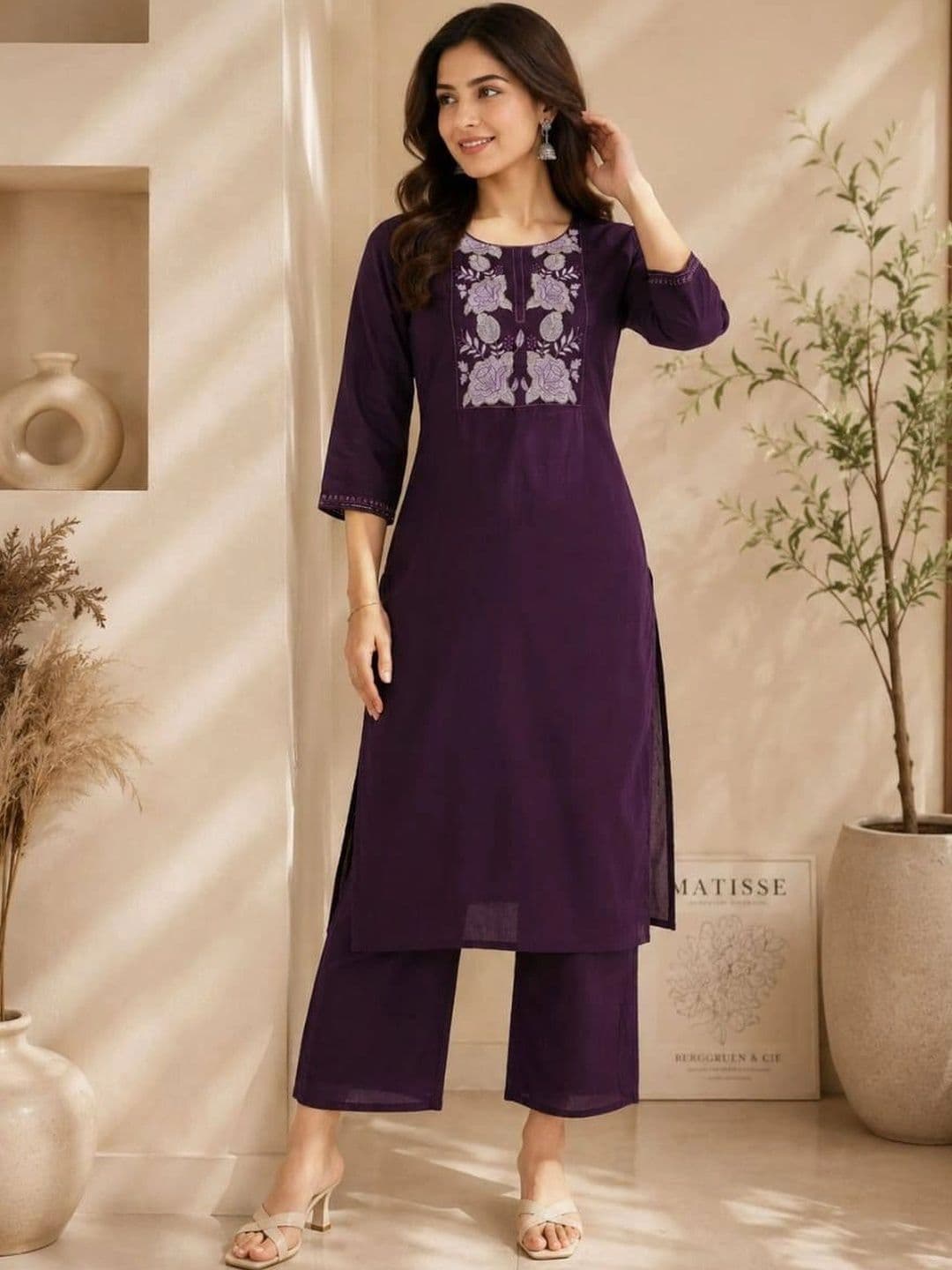 VASTRAHOUSE Women Ethnic Motifs Embroidered Regular Thread Work Kurta with Palazzos - view 1