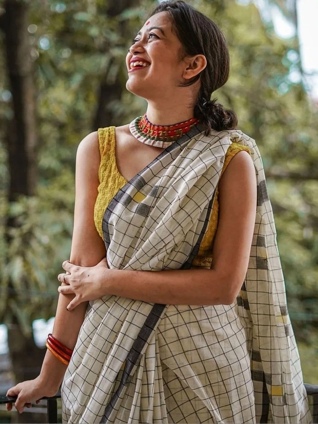 MRSWEARS Women Embellished Saree thumbnail 7