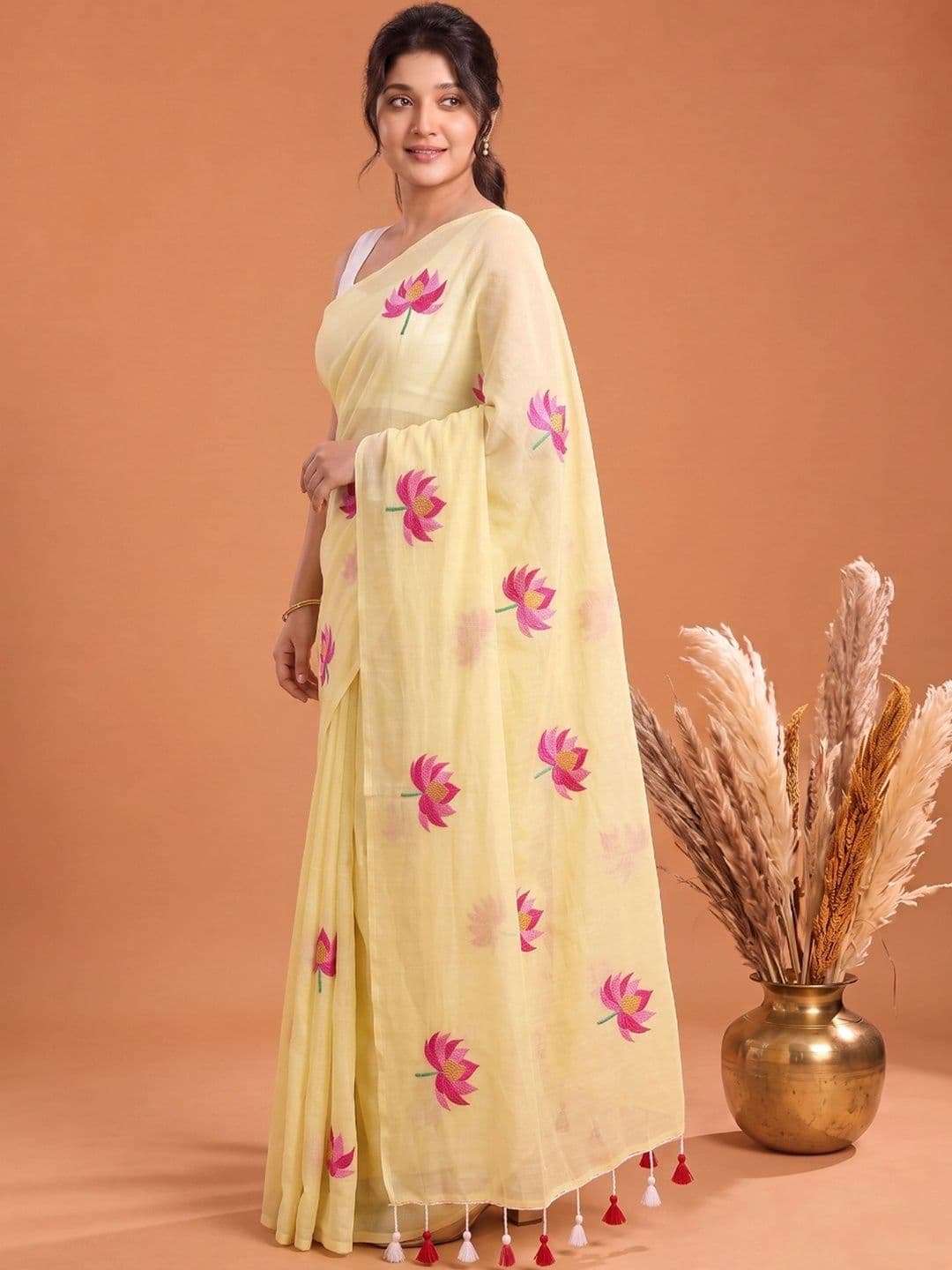 Aparna Floral Embroidered Pure Cotton Saree thumbnail 2