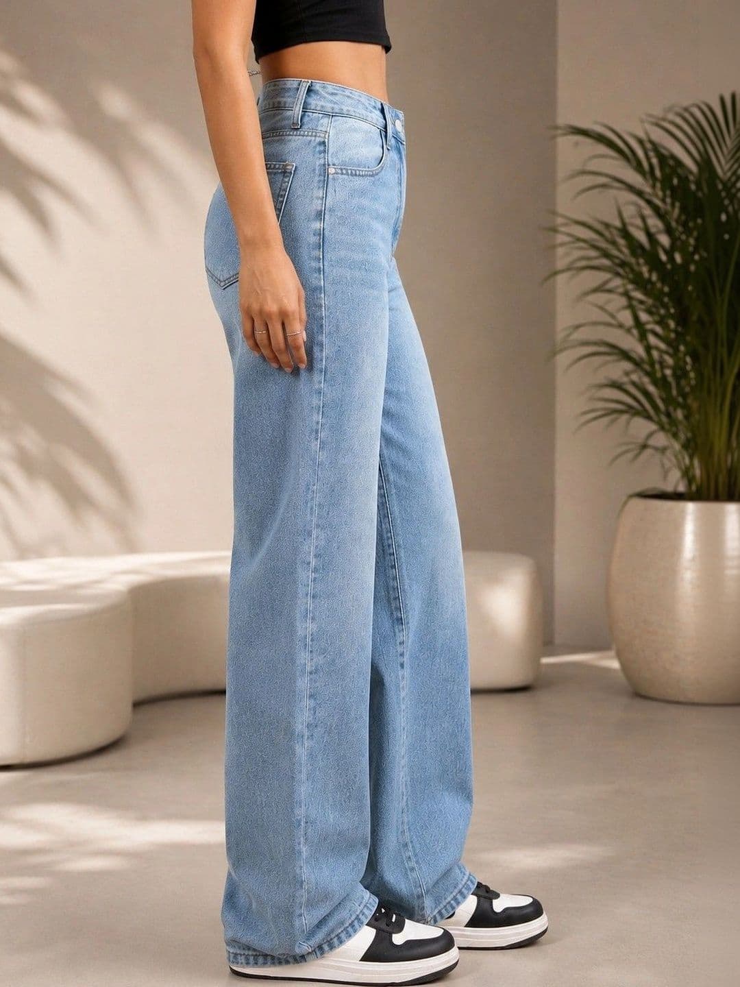 DENIMLOOK Women High-Rise Light Fade Jeans thumbnail 4