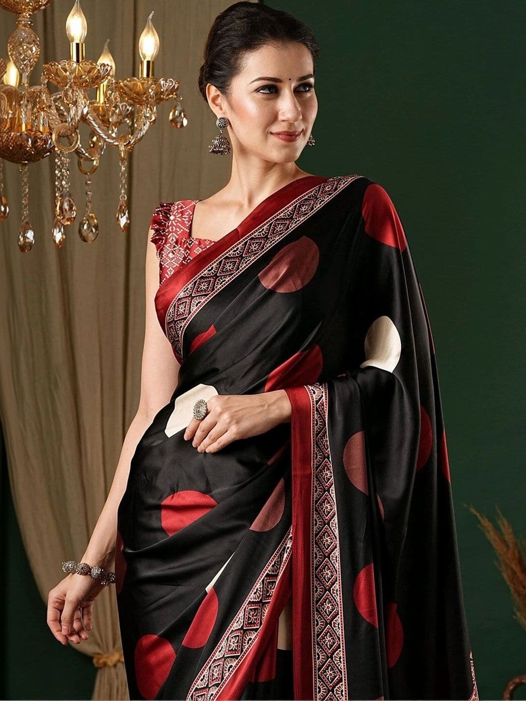 KALINI Woman Floral Mirror Work Silk Blend Heavy Work Mysore Silk Saree thumbnail 2