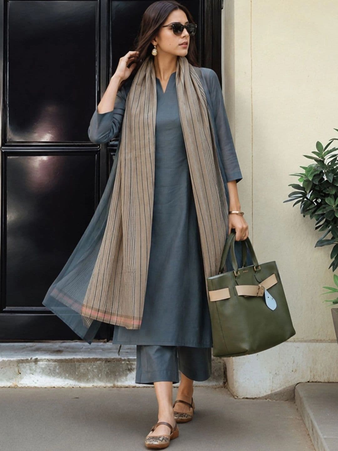 all about you Women Regular Kurta with Trousers & With Dupatta thumbnail 3