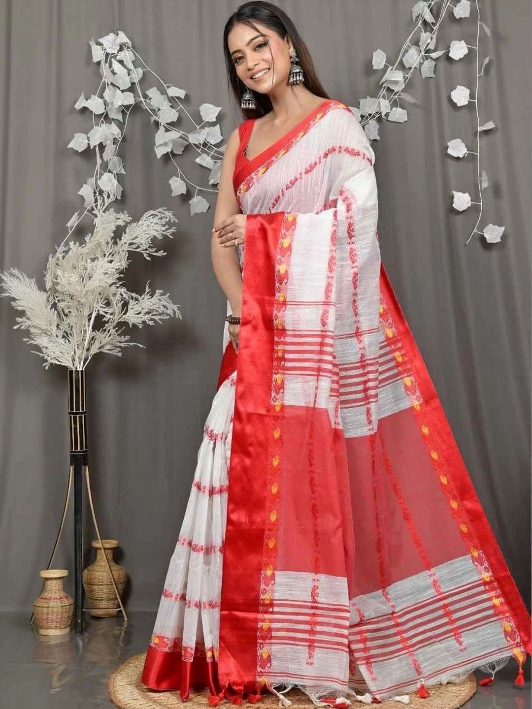 RoyBoni Women Pure Cotton Taant Saree thumbnail 3