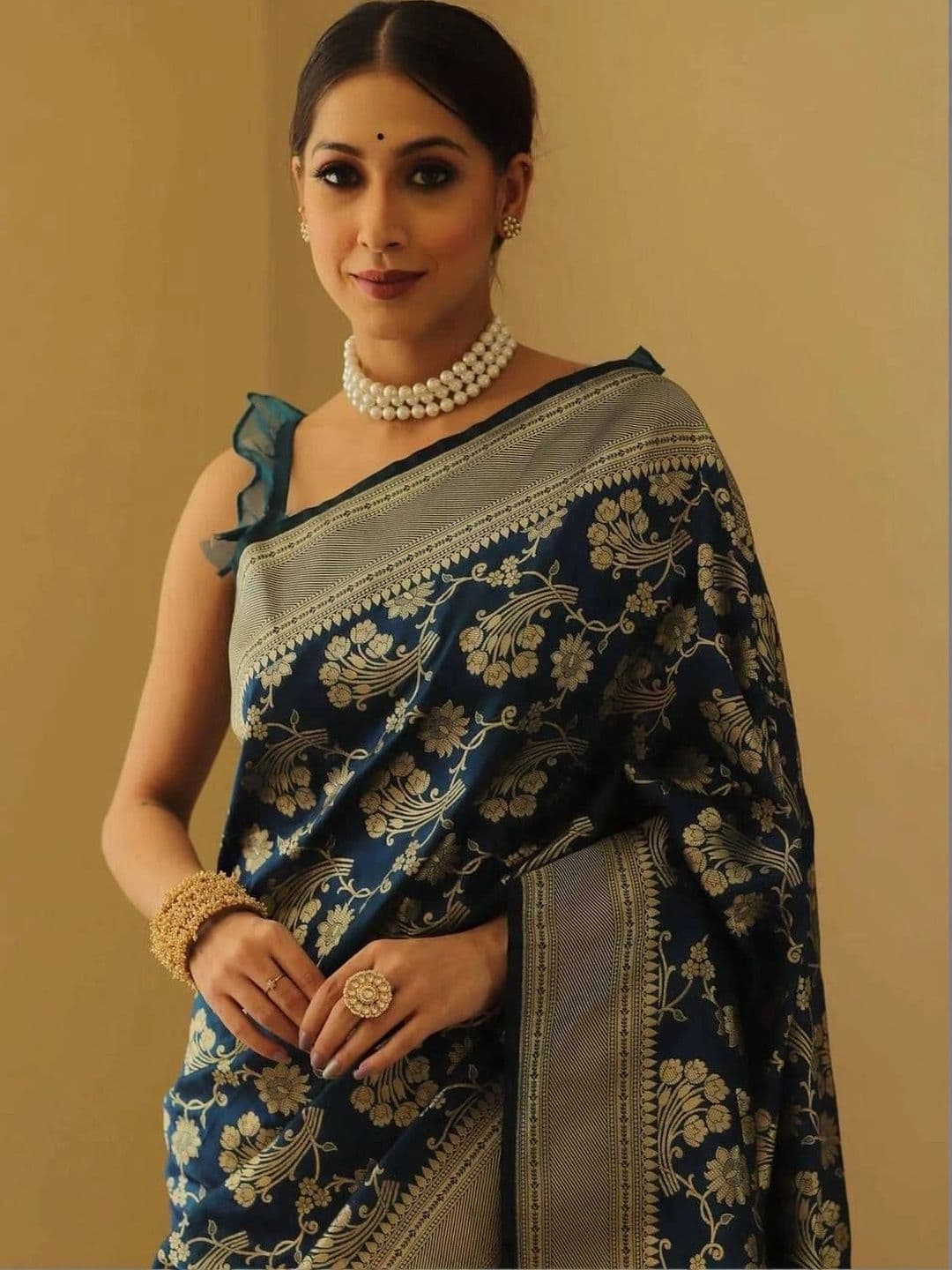 revika Woven Design Zari Art Silk Designer Kanjeevaram Saree thumbnail 4