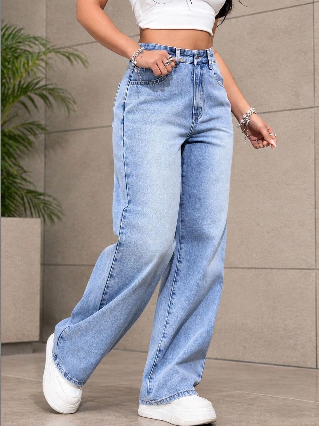 DENIMLOOK Women Flared High-Rise Light Fade Jeans thumbnail 4