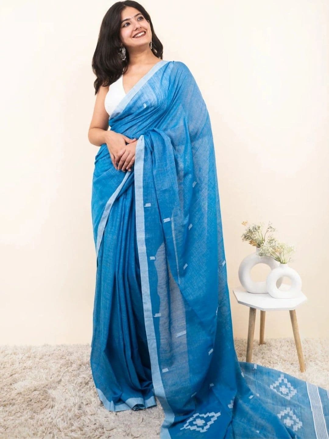 MRSWEARS Women Best Design Saree thumbnail 5