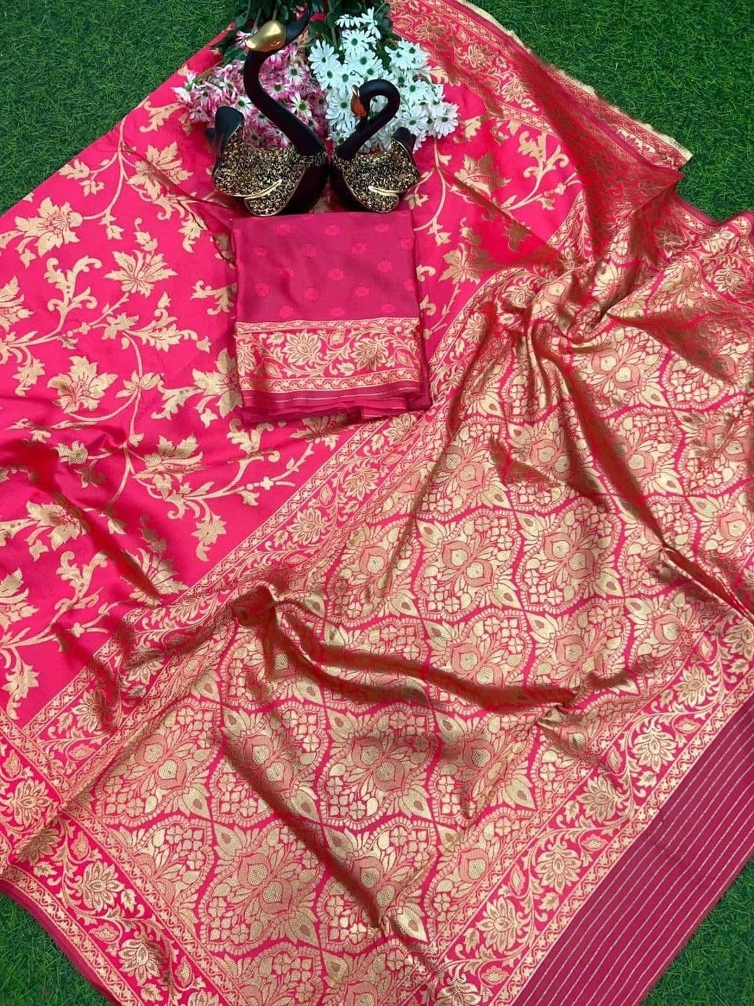 Milvia Woven Design Zari Silk Blend Designer Banarasi Saree thumbnail 3