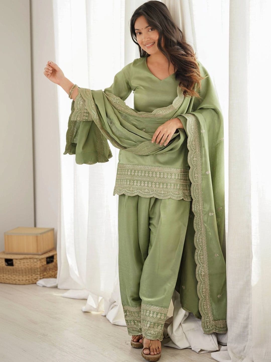 VASTRABELLA Women Ethnic Motifs Embroidered Regular Thread Work Kurta with Patiala & With Dupatta thumbnail 6