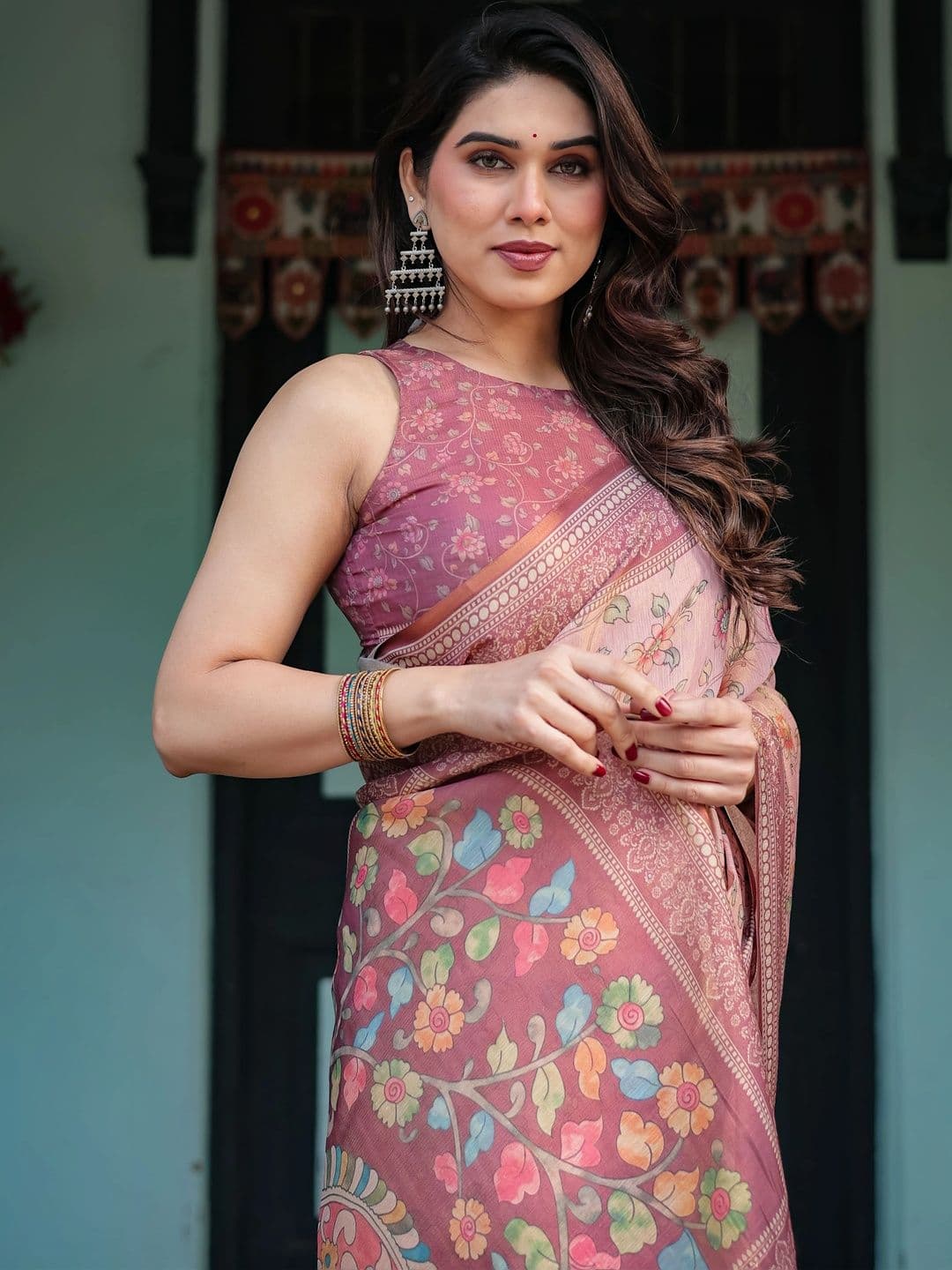 Suha Floral Art Silk Saree thumbnail 2