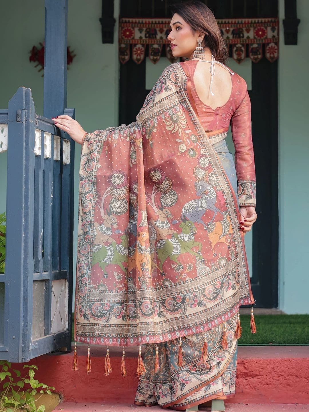 Suha Paisley Art Silk Saree thumbnail 7