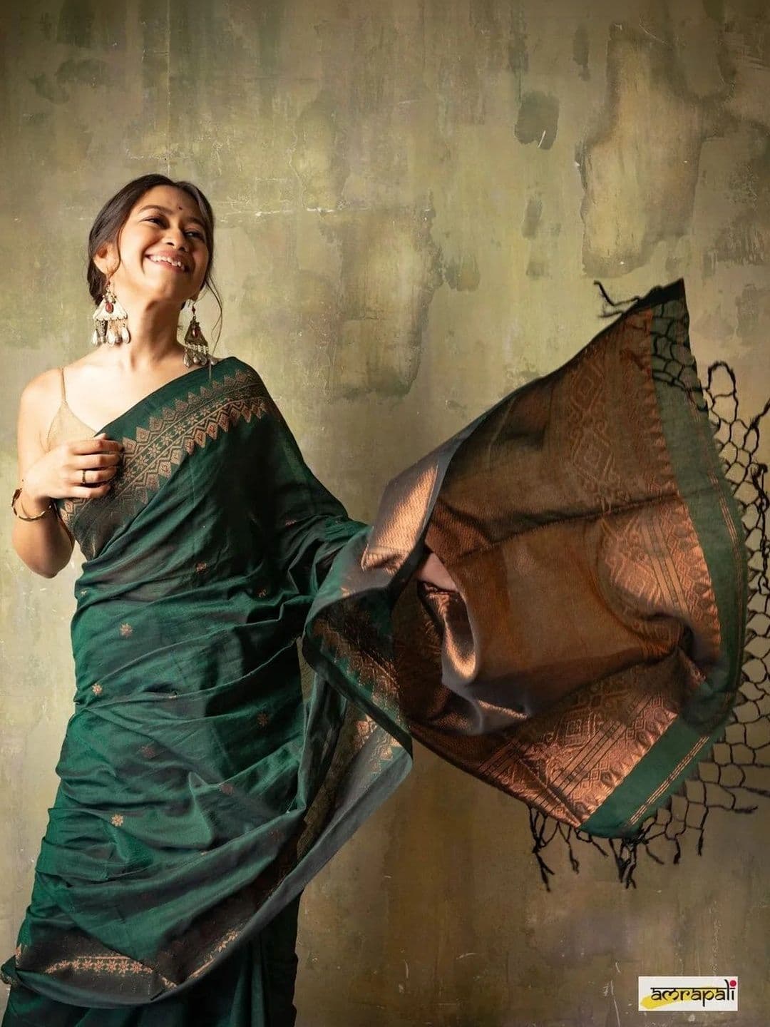HERE&NOW Woven Design Zari Silk Blend Banarasi Saree thumbnail 7
