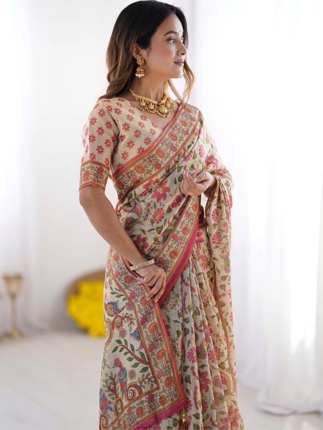 HOUSE OF PRANSHI Floral Linen Blend Jamdani Saree thumbnail 3