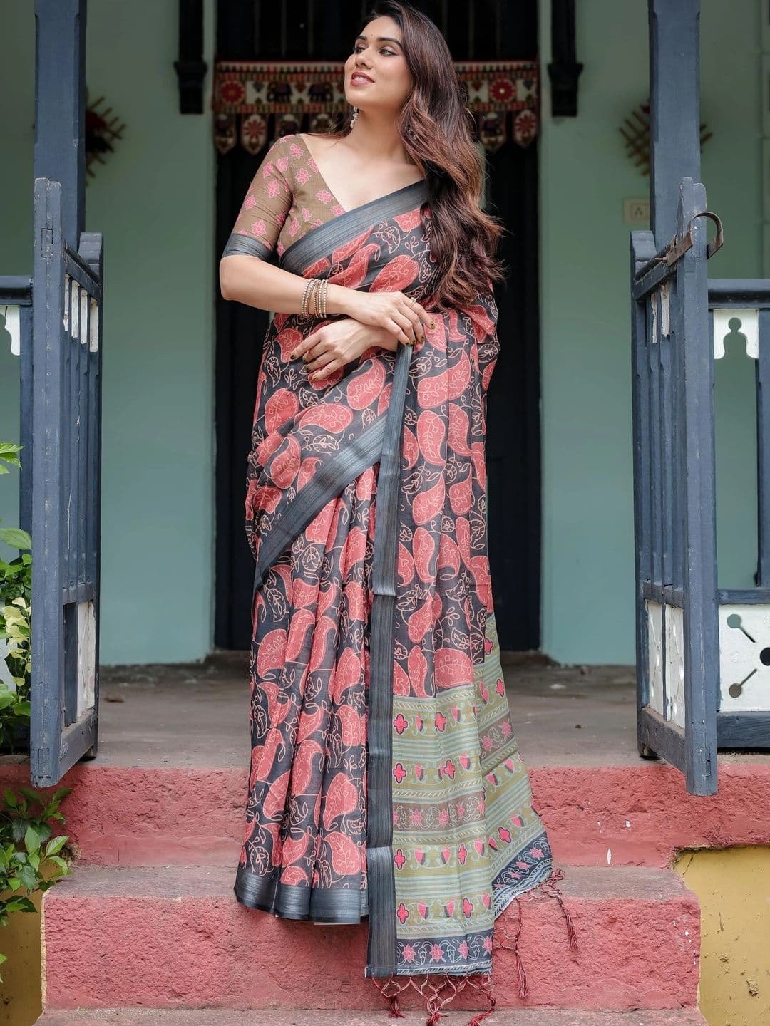 HOUSE OF PRANSHI Paisley Linen Blend Jamdani Saree thumbnail 6