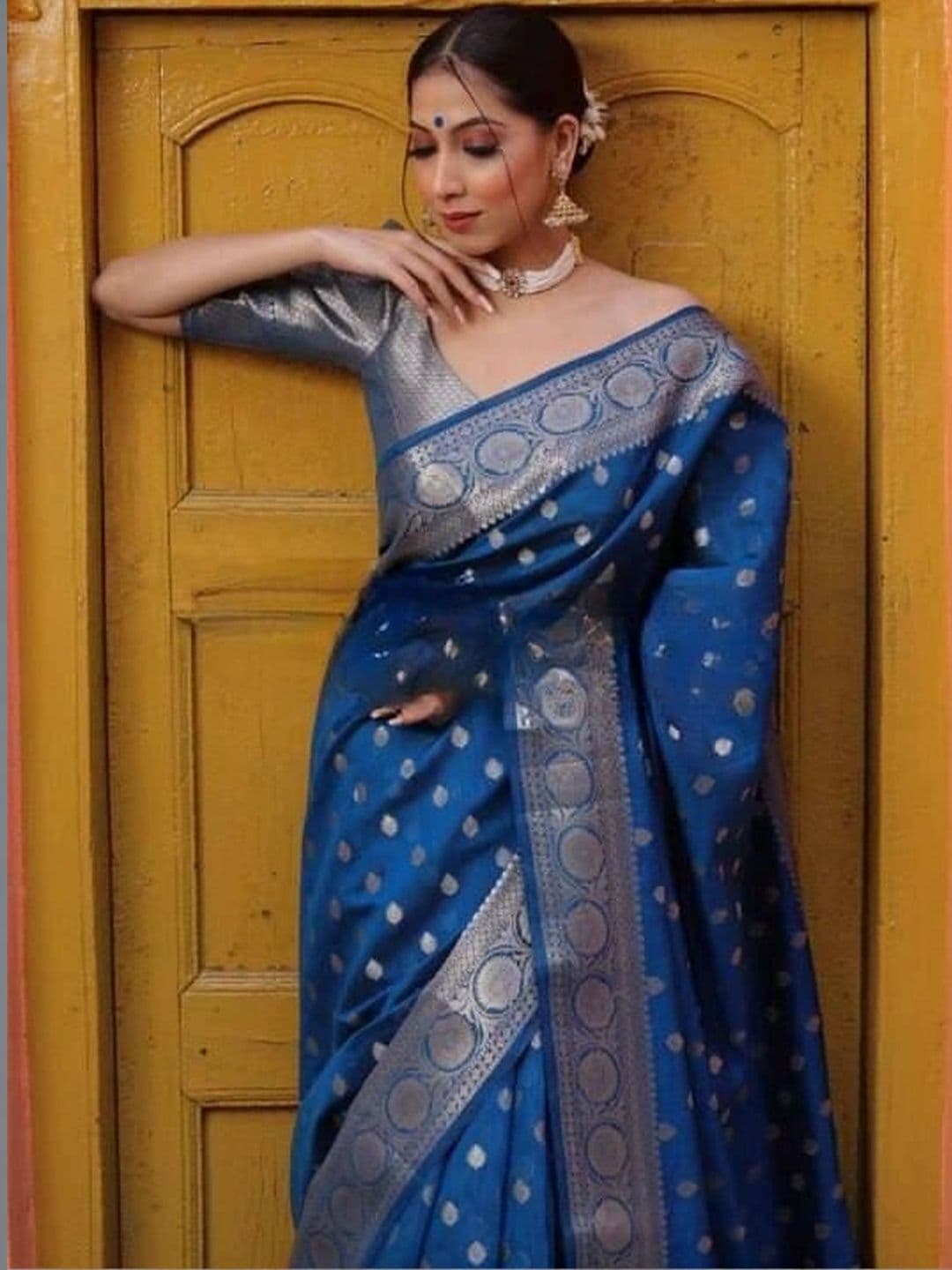 revika Woven Design Zari Art Silk Designer Kanjeevaram Saree thumbnail 2