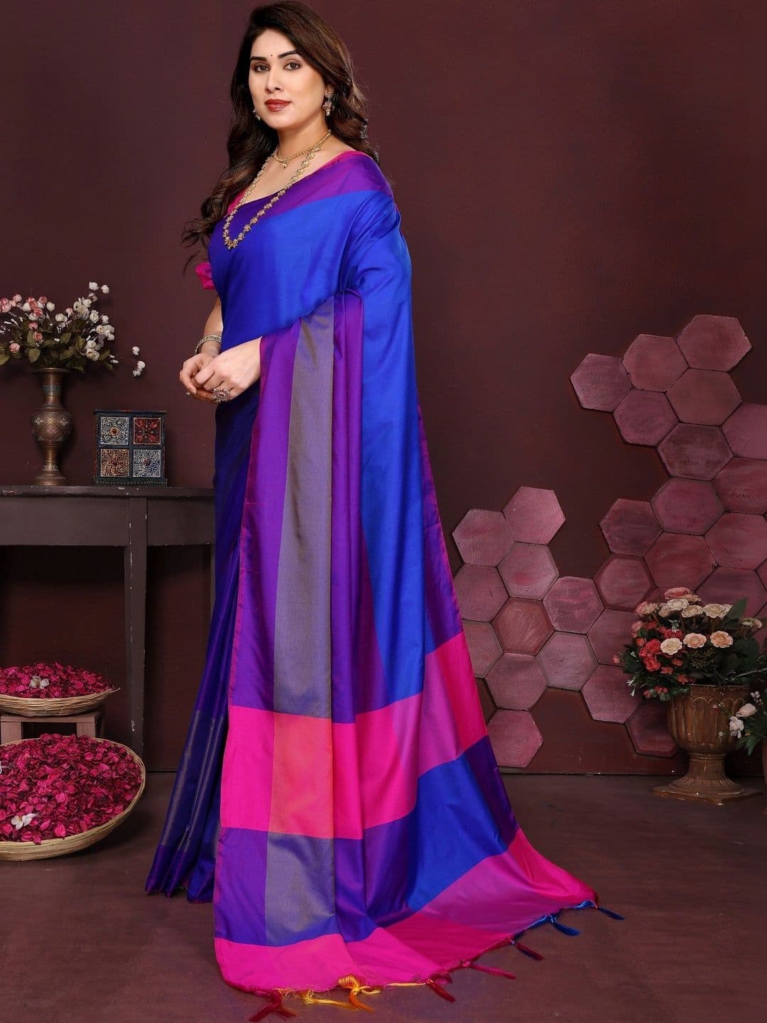 Owee Silk Cotton Designer Saree thumbnail 4
