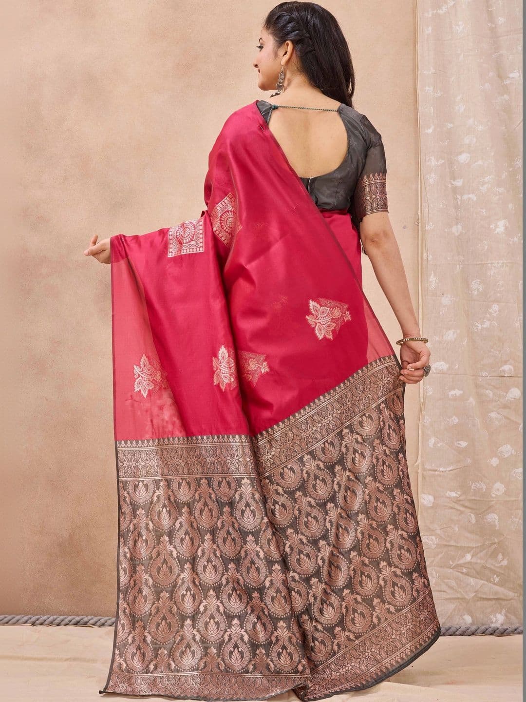 HERE&NOW Woven Design Zari Art Silk Saree thumbnail 3