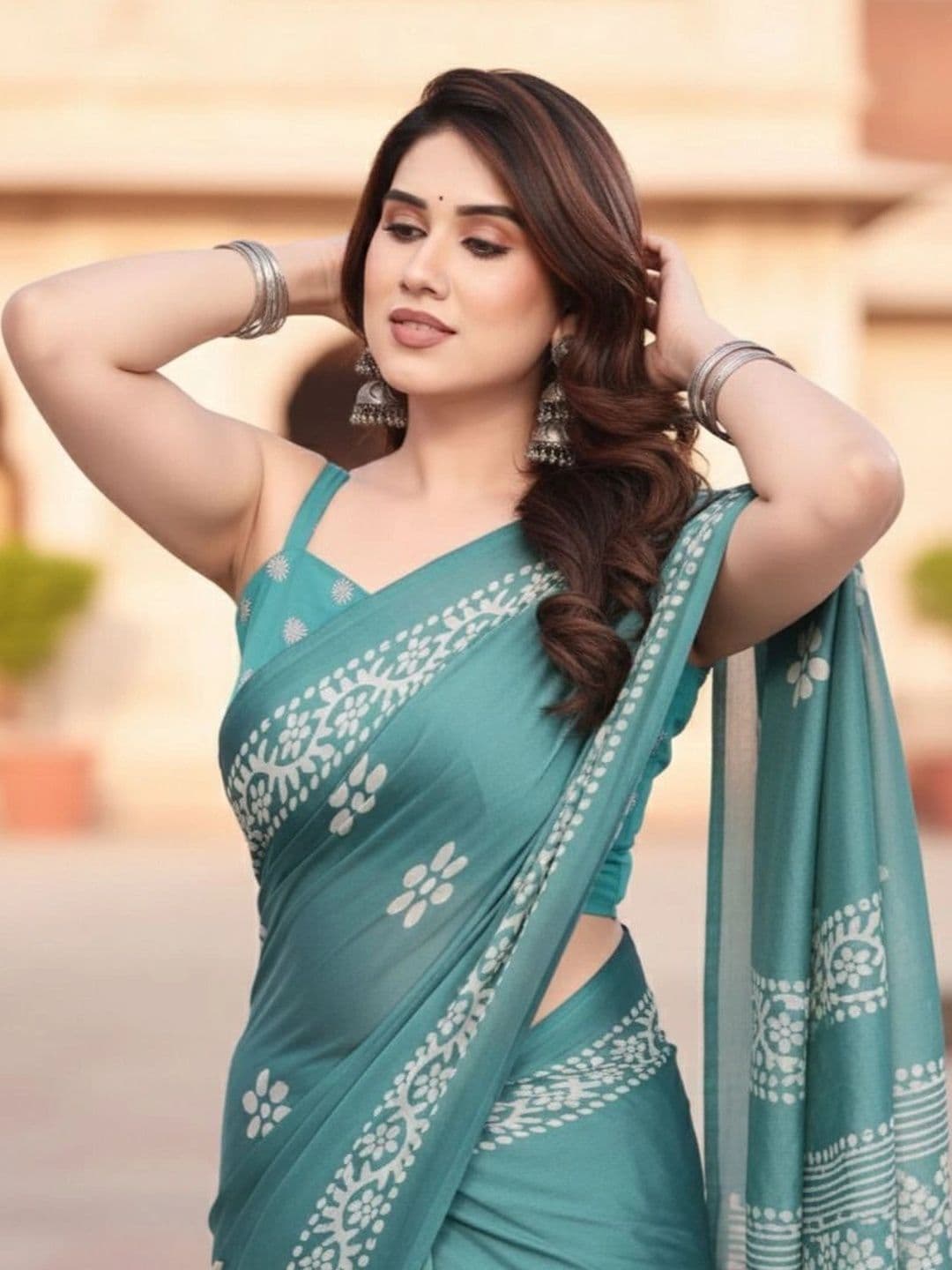 Owee Floral Pure Chiffon Designer Saree thumbnail 3