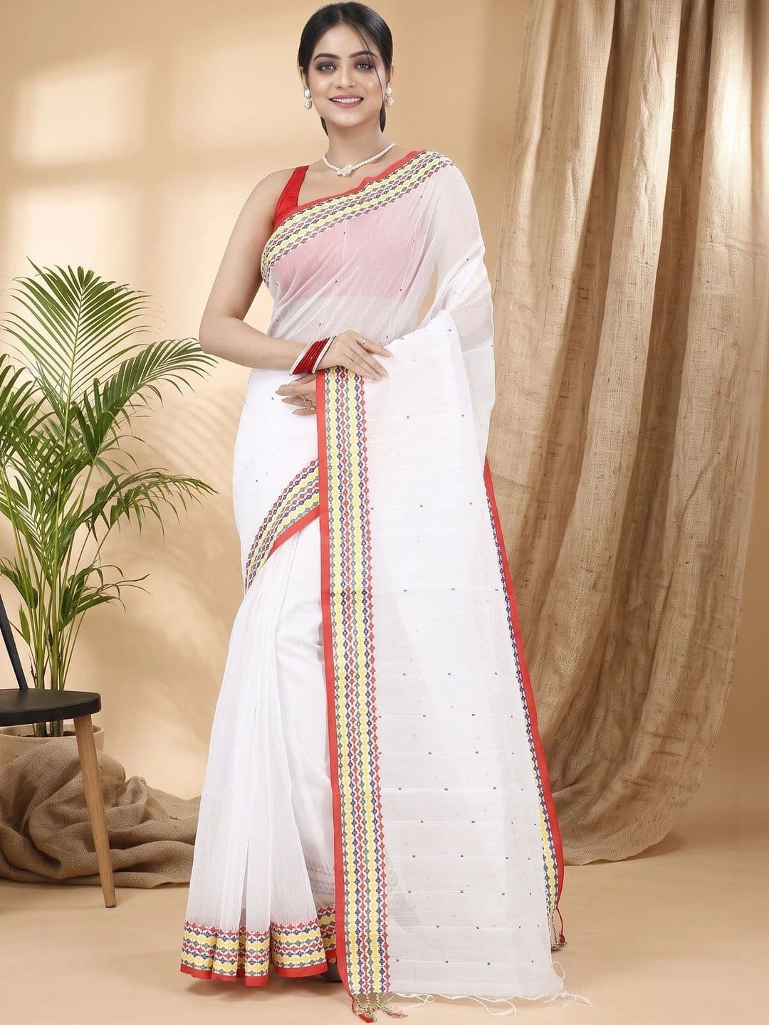 GitAsit Woven Design Embroidered Handloom Taant Saree - view 1